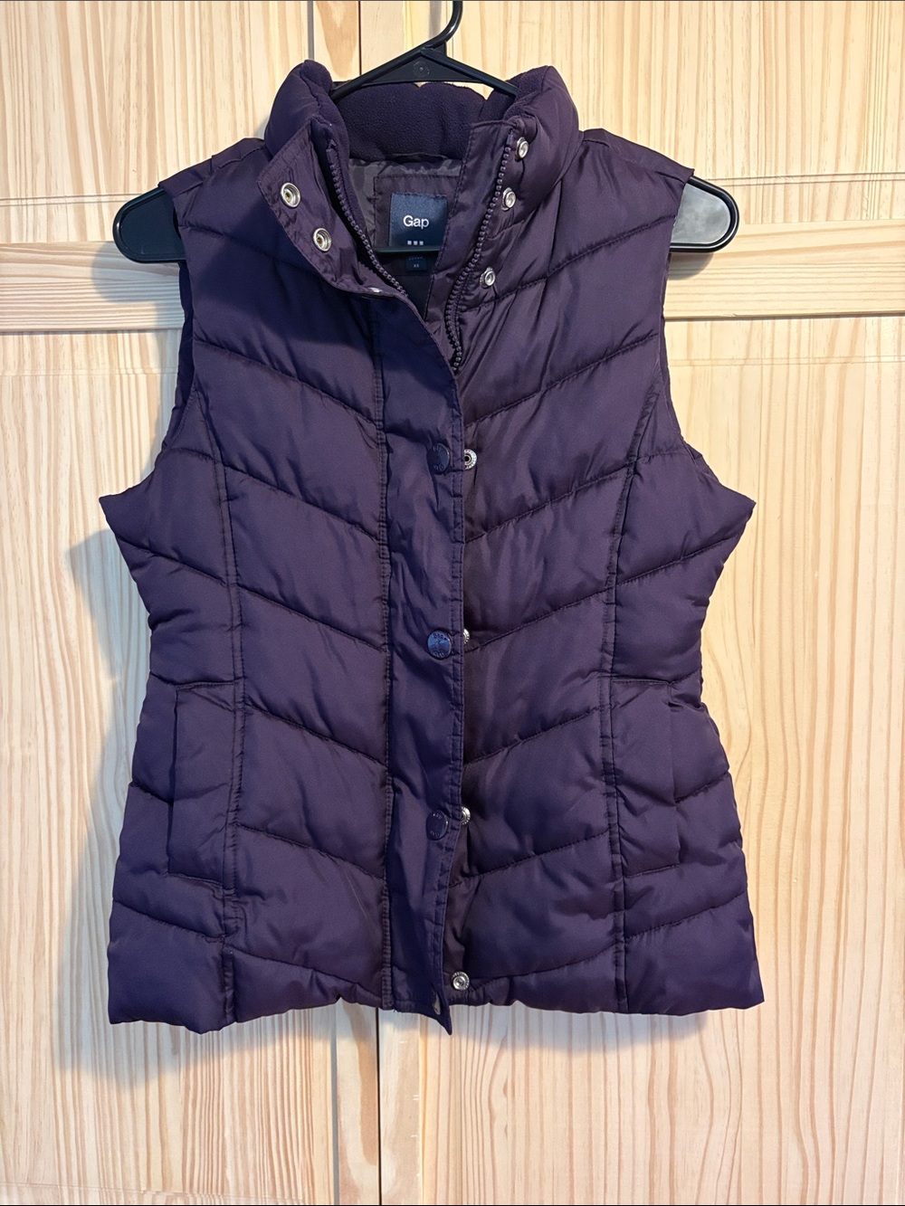 GAP Women's Dark Purple Quilted Puffer Vest